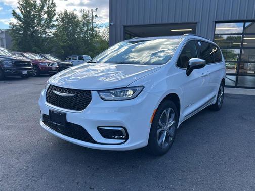 2026 Chrysler Pacifica L