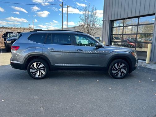 2025 Volkswagen Atlas 2.0T SE w/Technology 4MOTION