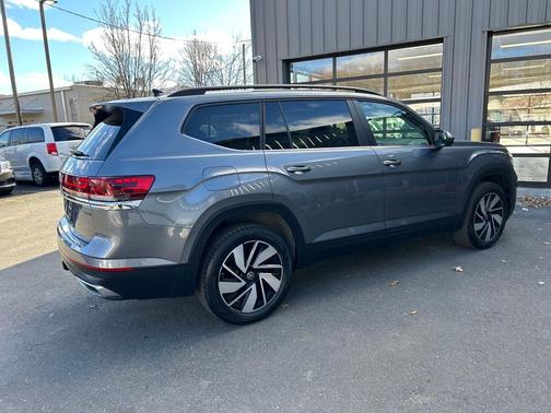 2025 Volkswagen Atlas 2.0T SE w/Technology 4MOTION
