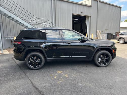 2025 Jeep Grand Cherokee Limited X
