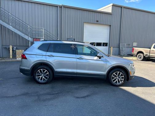 Silver Metallic 2020 Volkswagen Tiguan 2.0T SE 4MOTION