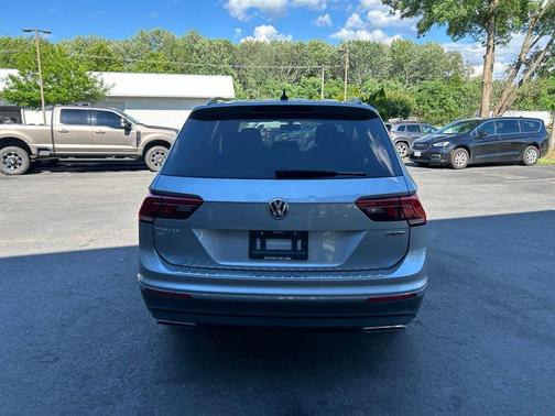 Silver Metallic 2020 Volkswagen Tiguan 2.0T SE 4MOTION