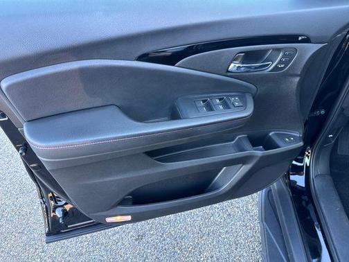 2022 Honda Pilot AWD Black Edition