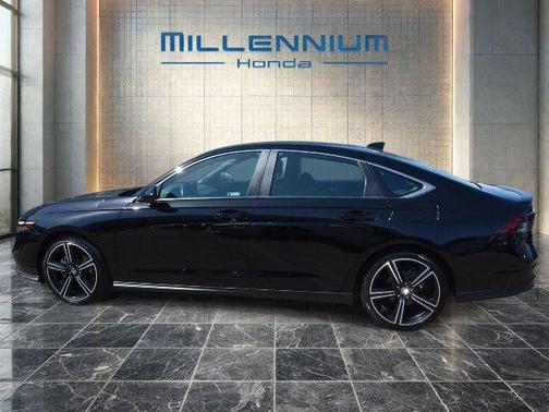 Crystal Black Pearl 2024 Honda Accord Hybrid Sport
