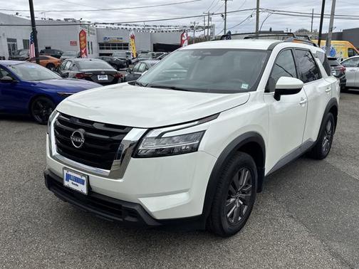 2022 Nissan Pathfinder SV 4WD