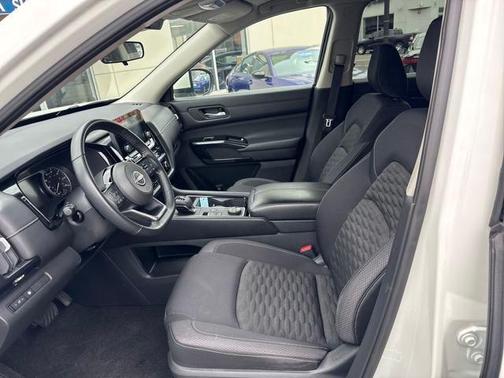 2022 Nissan Pathfinder SV 4WD