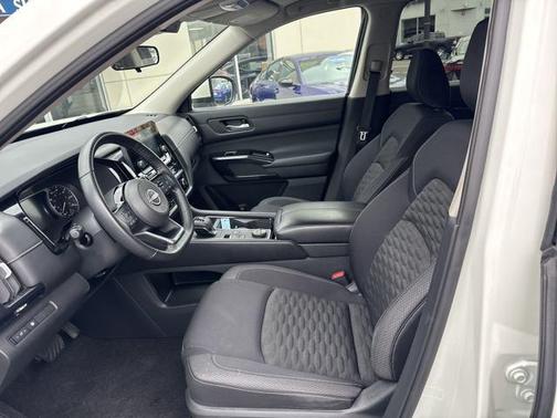 2022 Nissan Pathfinder SV 4WD