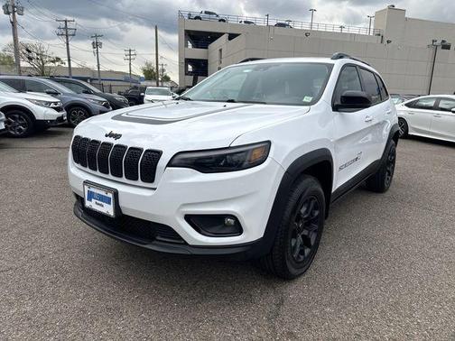 Bright White Clearcoat 2022 Jeep Cherokee X 4x4