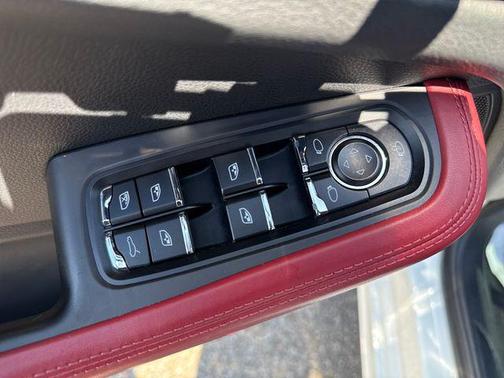 Wh 2023 Porsche Macan T