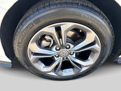 Platinum White Pearl 2023 Honda Accord EX