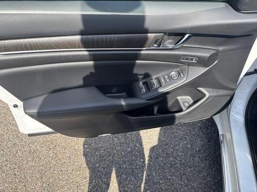 2022 Honda Accord Touring 2.0T