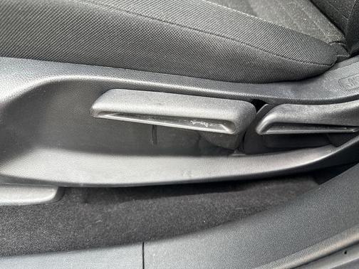 Modern Steel Metallic 2023 Honda HR-V LX