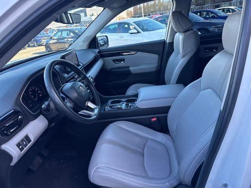2024 Honda Pilot Touring 8-Passenger