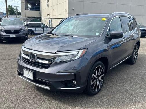 2022 Honda Pilot Touring 8-Passenger