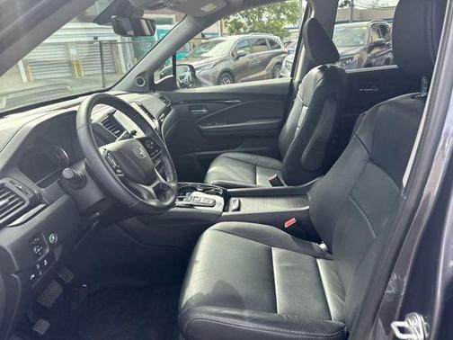 2022 Honda Pilot Touring 8-Passenger