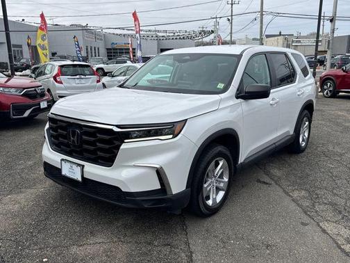 2023 Honda Pilot AWD LX