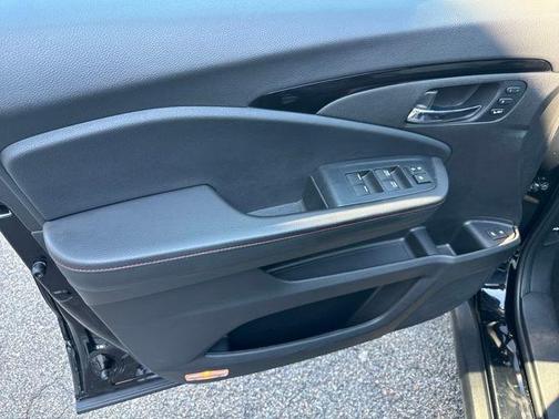 2022 Honda Pilot AWD Black Edition