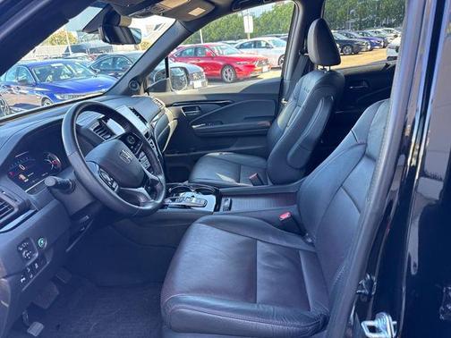 2022 Honda Pilot AWD Black Edition