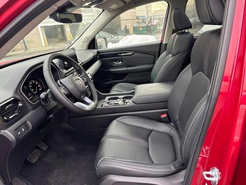 2025 Honda Pilot Touring 8-Passenger