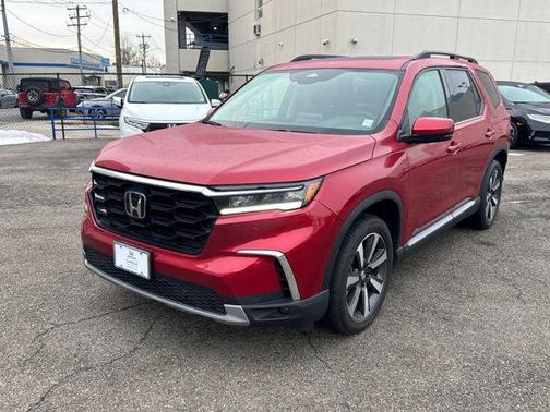 2025 Honda Pilot Touring 8-Passenger