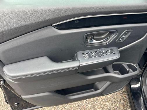 2023 Honda Pilot AWD EX-L 8 Passenger