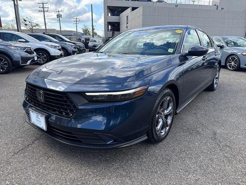 Still Night Pearl 2023 Honda Accord EX