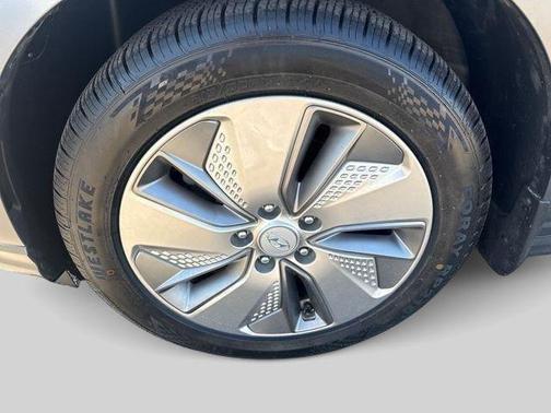 Chalk White 2021 Hyundai KONA EV Ultimate
