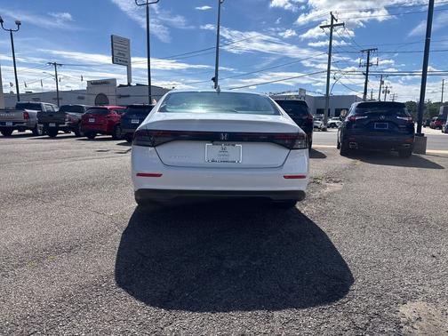 Platinum White Pearl 2024 Honda Accord LX 1.5T