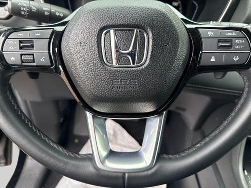 Crystal Black Pearl 2023 Honda Pilot Touring 8-Passenger