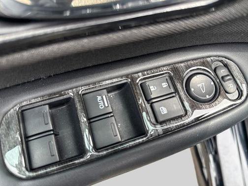 Crystal Black Pearl 2020 Honda HR-V AWD Sport