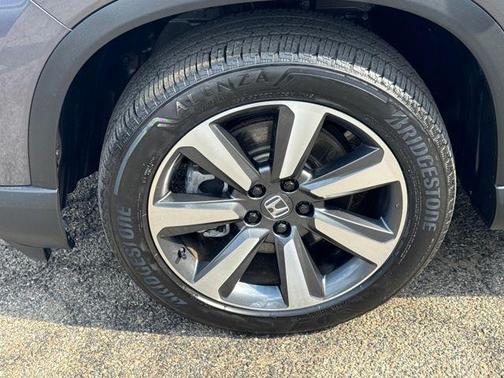 Modern Steel Metallic 2024 Honda Pilot Touring 8-Passenger