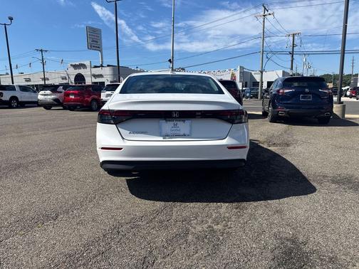 Platinum White Pearl 2024 Honda Accord EX