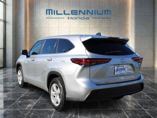 Celestial Silver Metallic 2023 Toyota Highlander LE