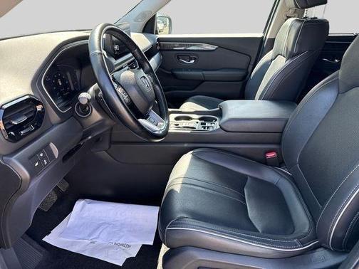 Crystal Black Pearl 2024 Honda Pilot Elite