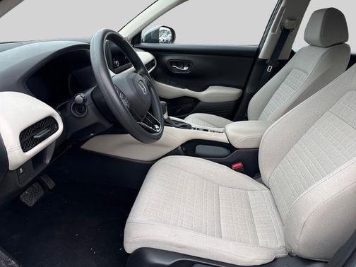 Nordic Forest Pearl 2023 Honda HR-V LX