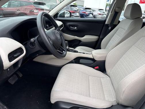 Nordic Forest Pearl 2023 Honda HR-V LX