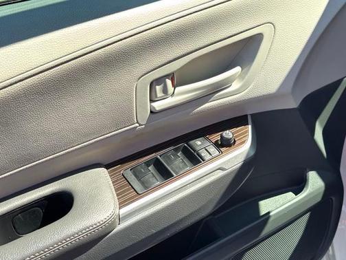 2022 Toyota Sienna LE