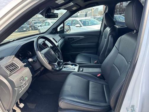 Platinum White Pearl 2023 Honda Passport AWD EX-L