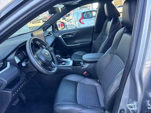 2024 Toyota RAV4 Hybrid SE