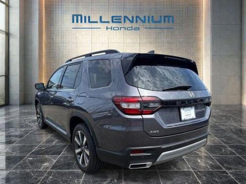 Modern Steel Metallic 2023 Honda Pilot Touring 8-Passenger