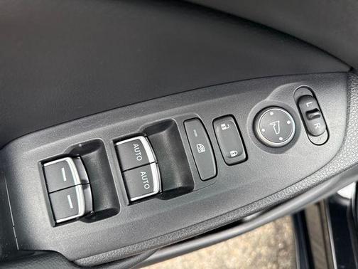 Crystal Black Pearl 2022 Honda Accord LX 1.5T