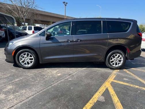Granite Crystal Metallic Clearcoat 2021 Chrysler Voyager LX