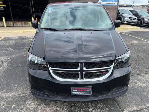 Brilliant Black Crystal Pearlcoat 2016 Dodge Grand Caravan AVP/SE