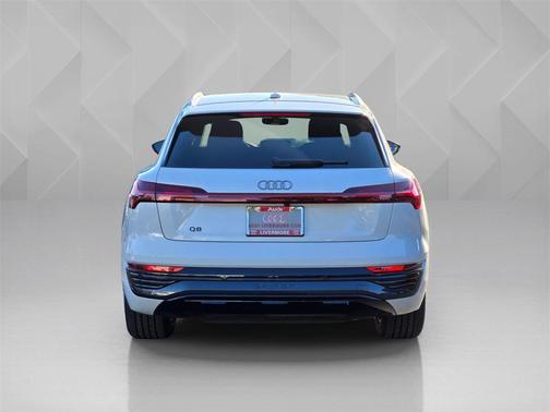 2024 Audi Q8 e-tron Premium
