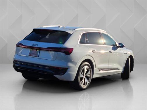 2024 Audi Q8 e-tron Premium