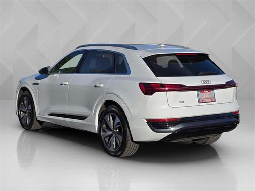 2024 Audi Q8 e-tron Premium