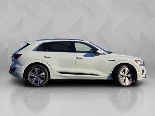 2024 Audi Q8 e-tron Premium