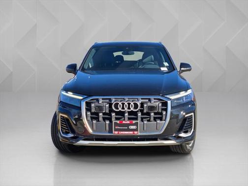 2025 Audi Q7 Premium Plus 55 TFSI quattro Tiptronic