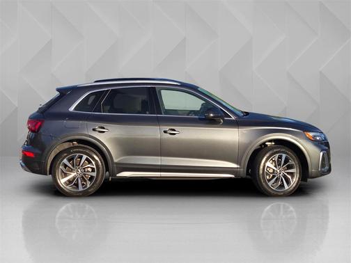 2022 Audi Q5 45 S line Premium Plus