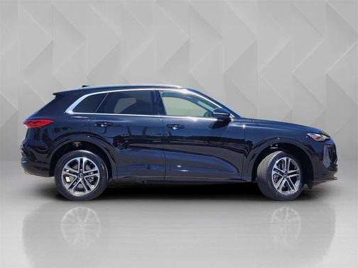 2025 Audi Q5 Premium